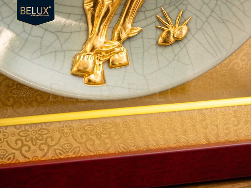 Tranh Mã Hưng Đại Phát dát vàng 24k 30x30cm